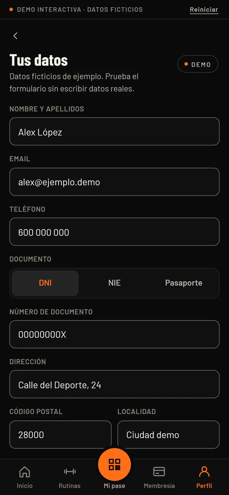 Ficha de datos del socio rellenada con datos ficticios